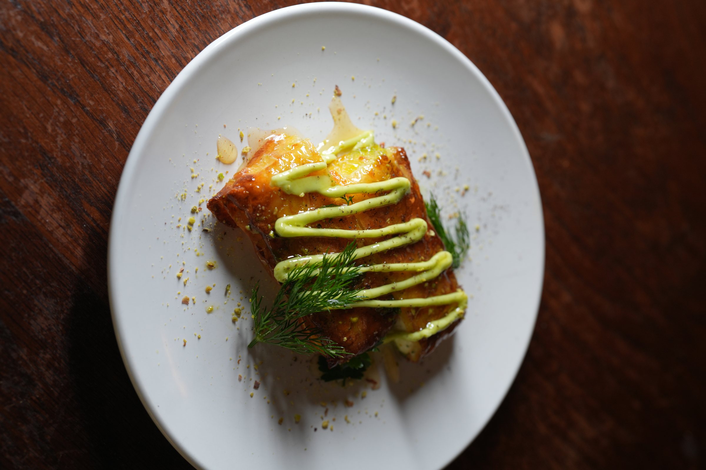 Féta Saganaki grillée, miel et sésame